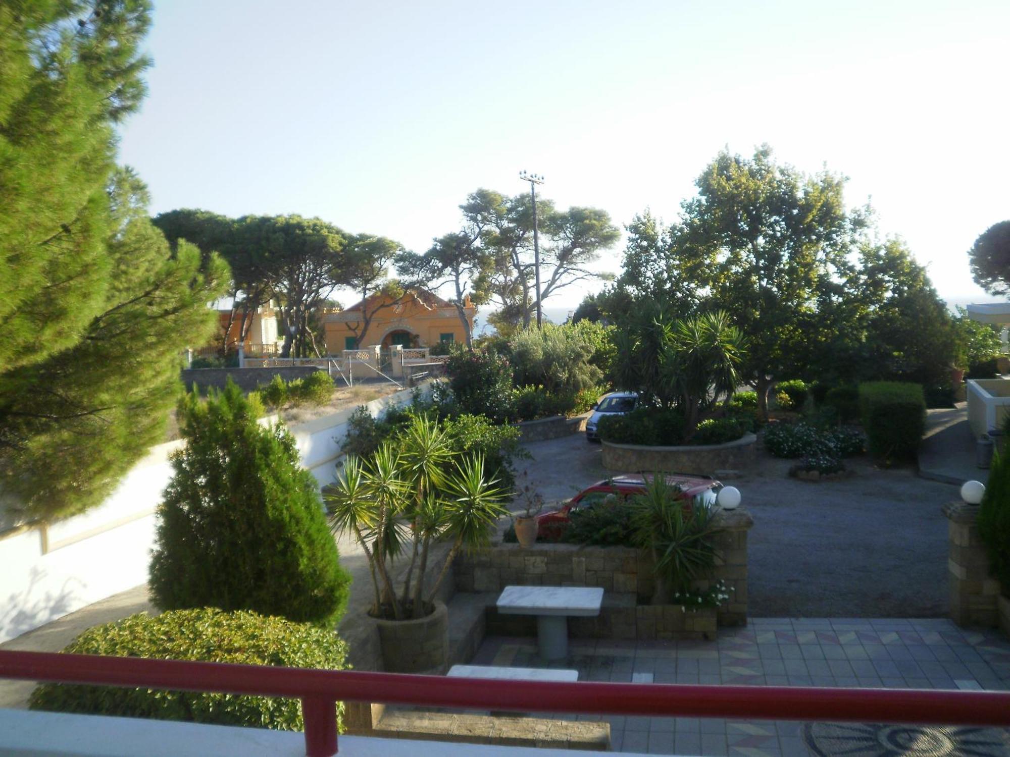 Pefkos Filoxenia * Pefki